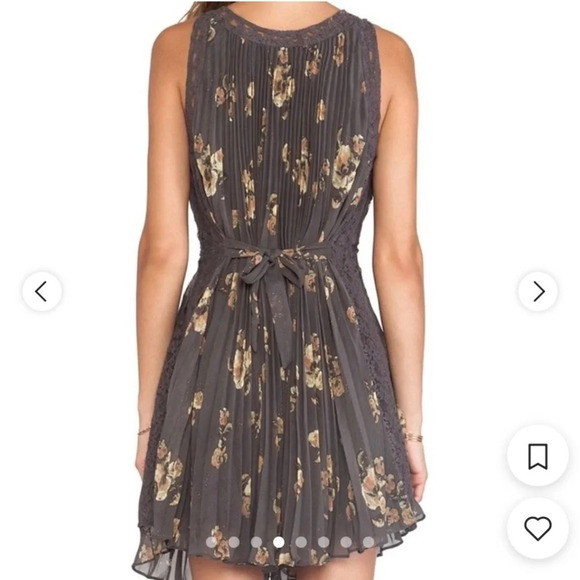 Free  People Gray Floral Accordion
Dress With Lace Trim, size XS - Picture 5 of 15